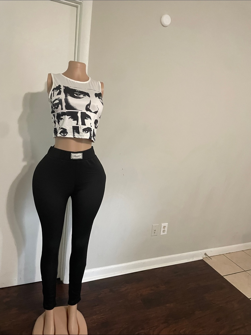 High-Rise Black Ponte Leggings - Slim Fit